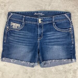 Amethyst Jeans Denim Shorts Women's Size 13 Embroidered Pockets Casual